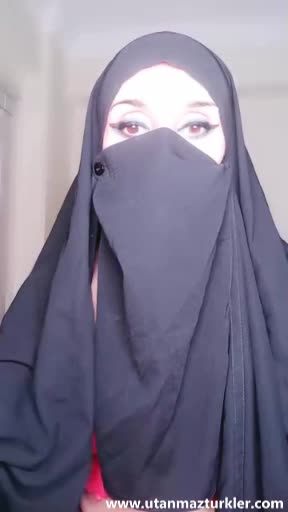 Turbanli Bikini Altinda Cesur Konusma Ifsa